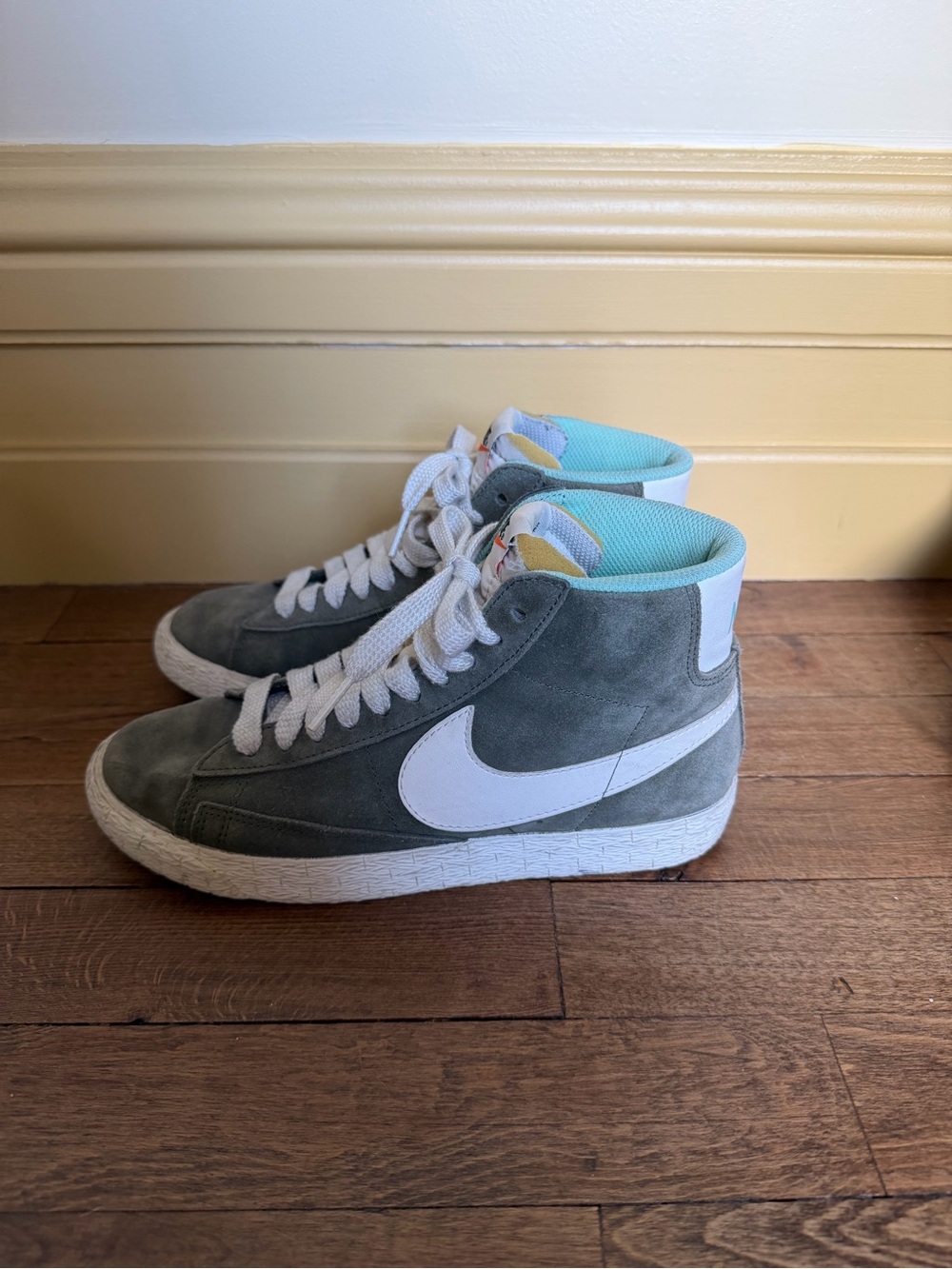 Nike Mid-Top Suede Sneakers in Green